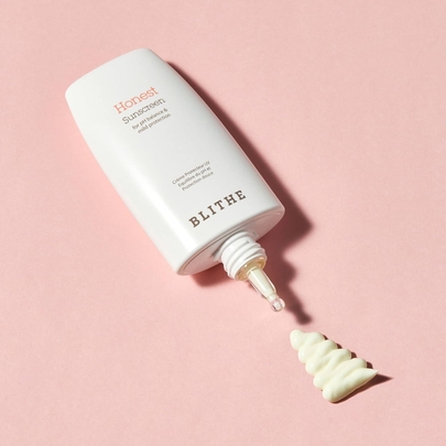 [Blithe] (обновление) Увлажняющий солнцезащитный крем UV Protector Honest Sunscreen for pH balance&mild protection (SPF50+/PA++++) 50мл
